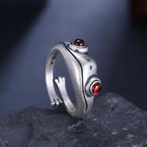 2021 South Korea New Vintage Frog Prince Silver Opening Ring Exquisite Alloy Red Rhinestone Finger Ring Womens Banquet Jewelry