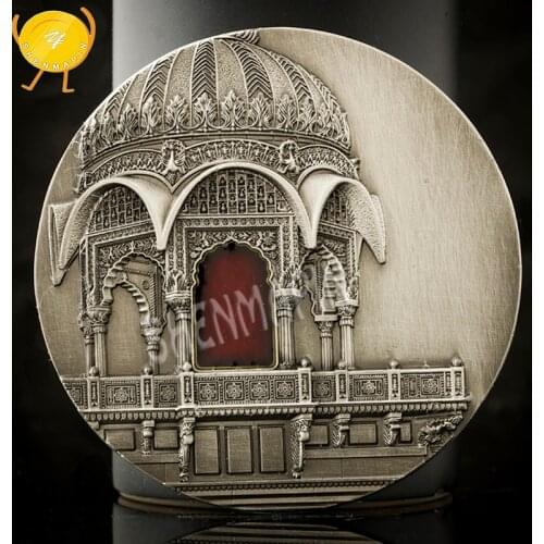 Russian Moscow Kremlin Time and Space Red Gate Commemorative Coin Historical Treasures Ancient Aarchitectural Coins Collectibles
