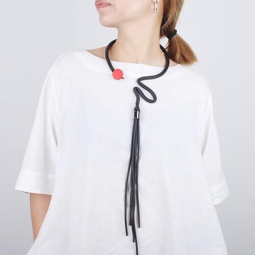 JID New Tassel Necklace Red Wood Bead Women Choker Necklaces For Clothes Sweater Chains Black Pendants Rubber Jewelry Gifts