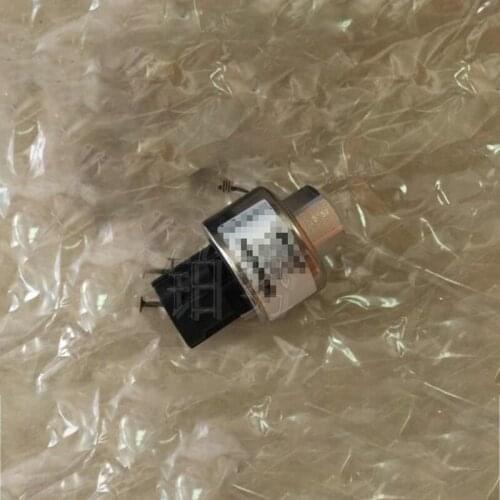 Valve switch Air conditioning pressure sensor Mas era tiQ uat tro por teG hib liF err ari Enz oFe rra ri High pressure switch