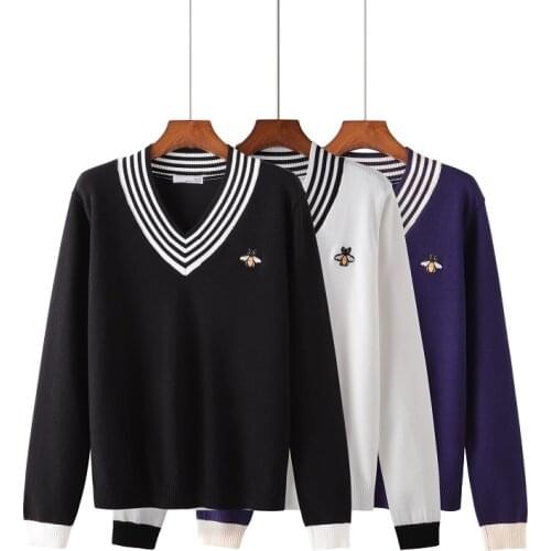 Winter and Autumn New V-neck Sleeve Bee Embroidery Academy Wind sweater, Men Women Couples Lovely Knitted Shirt Top