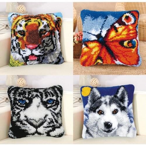 Animal Latch Hook Pillow Kits for Women Men Animla Pattern Handmade Gift 43x43cm