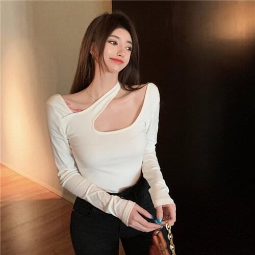 Womens Slim Fit Crop Tops for Korean 2021 Summer Fashion Office Ladies Clothes with Off Shoulder Design Sexy Top Tees Streetwear