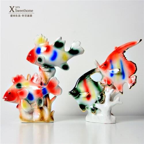 Hand painted small fish ornaments are available every year, desktop furnishings, housewarming gifts, festive holiday decorations