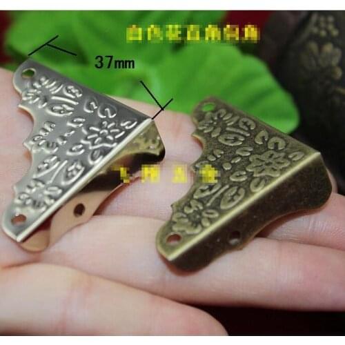 100pcs/lot Free shipping 2015 New 37MM side white rectangular wooden jewelry boxes decorated four corners Corner