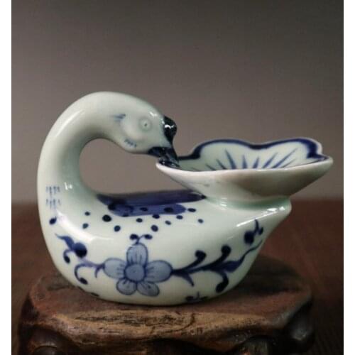 China Blue and white ceramic swan crafts statue