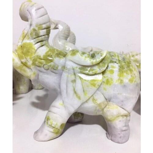 Natural quartz crystal jade carving elephant decorations.Home decoration