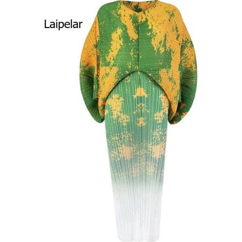 Women Graffiti Print Pleated Dress Long Sleeve Cape Elegant Casual High Elasticity Autumn Fashion 2021