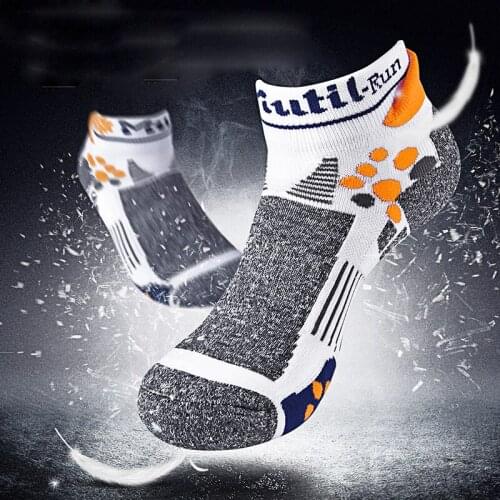EU39-43 size all season Professional Wicking&Bradyseism Running Sock Quick Dry Calcetines climbing Gym Fitness men sport socks