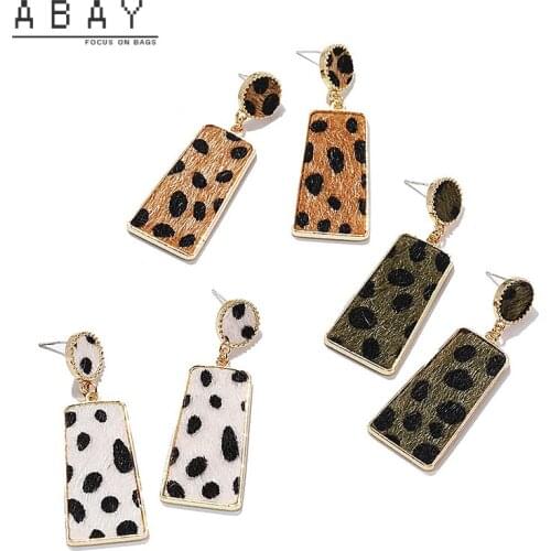 2020 New Hot Selling Leopard Earrings Women Winter Long Creative Simple Temperament Design Sense Ear Pendant Female Fashion
