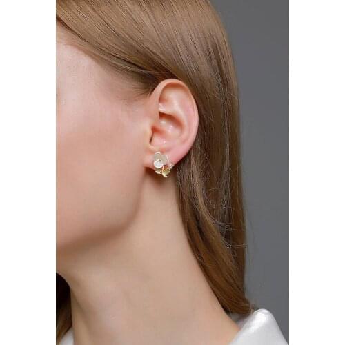 Romantic Small Flower Stud Earrings for Women Ladies Sweet Plant Petal Leaf Ear Studs Floral Earings Jewelry Gifts Oorbellen