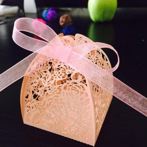 50pcs DIY Laser Cut Lace Flower Design Gift Box Candy Boxes Wedding Gifts For Guests Wedding Favors And Gifts Party Decorations