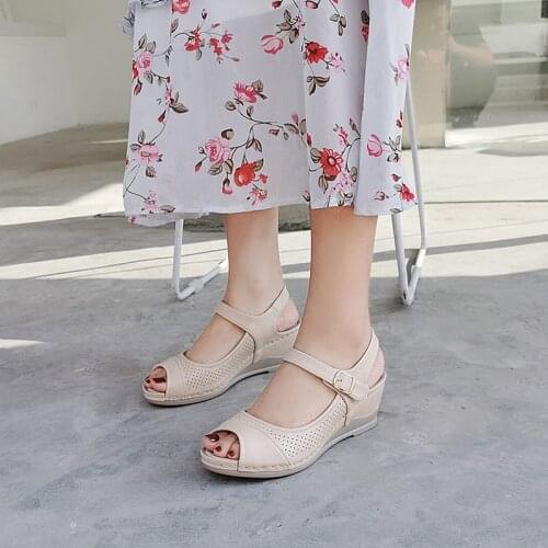 Summer new retro wedge with fish mouth womens sandals waterproof soft bottom large size buckle non-slip high-heeled sandals