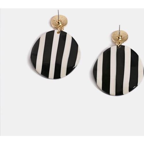 New Fashion Geometric Round Drop Earrings Korean Black & White Stripe Metal Dangle Brincos Womens Jewelry Gift