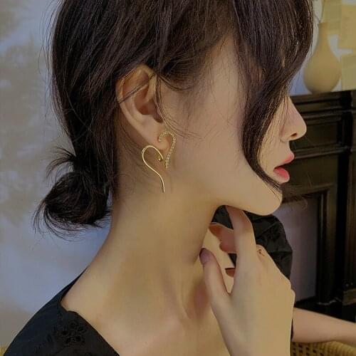 New Korean Curved Crescent Earrings Delicate Zircon Moon Earrings In Girls Heart Fashionable Womens Jewelry