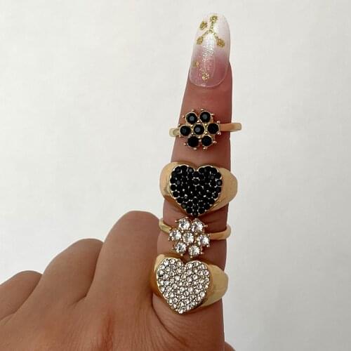 JUST FEEL 2 Pcs/set Shining Crystal Flower Heart Rings For Women Couples Jewelry Gold Silver Color Metal Ring Wedding party Gift