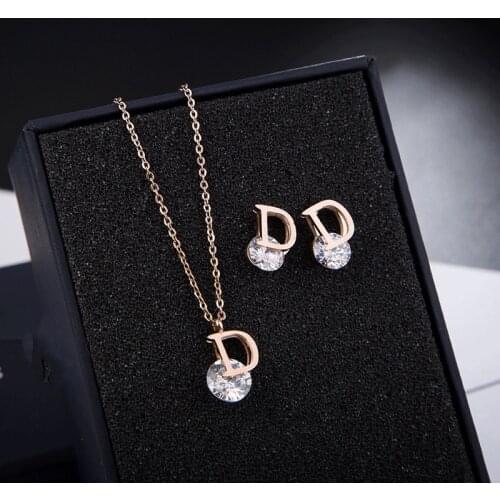 YUN RUO 2018 New Rose Gold Color Fashion D Letter Zircon Necklace Set Titanium Steel Jewelry Woman Gift Never Fade Top Quality