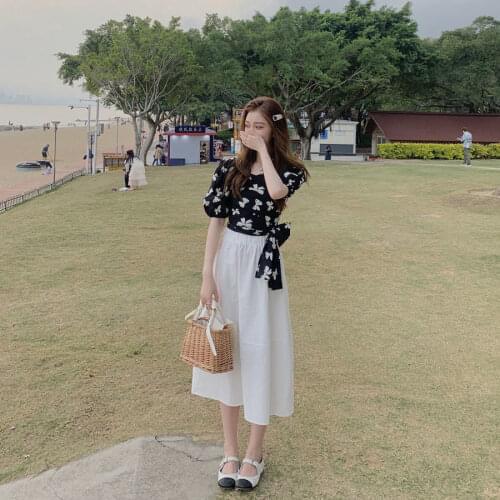 French Skirt Summer Dress New Niche Two-piece Lace-up Butterfly Print Top + High Waist Skirt Suit