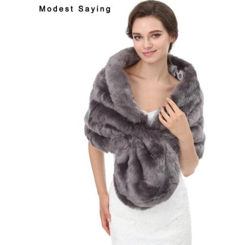 Grey Faux Fur Wedding Shrugs 2017 New Arrival Formal Bridal Shawls Women Party Boleros Fur Stoles Warm Wraps Wedding Accessories