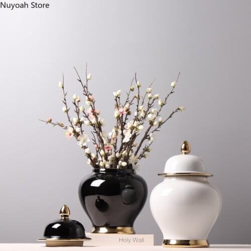 Light Luxury Black and White Ceramic Storage Jar with Lid Home Storage Ornaments Crafts Living Room Decoration Accessories