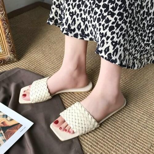 2020 New Design Shoes Women Slippers Weave Leather Flat Slides Ladies Sandals Summer Open Toe Sandals Outdoor Beach Flip Flops