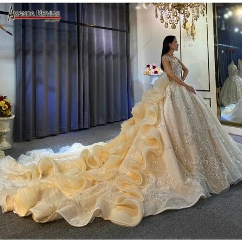2021 New design ruffles skirt long train wedding dresses bridal dress