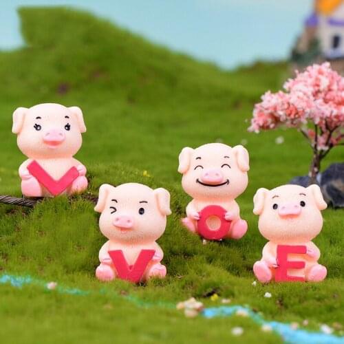 4Pcs/set LOVE Pig Fairy Garden Miniatures Kawaii Animals Resin Crafts Accessories Miniature Figurines Ornaments Home Decoration