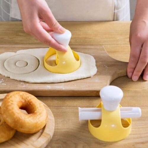2020 Hot Sale Food Grade ABS Donut Mold Cake Mold Baking Bakeware Cake Decorating Tools Desserts Bread Cutter Maker Baking Mould