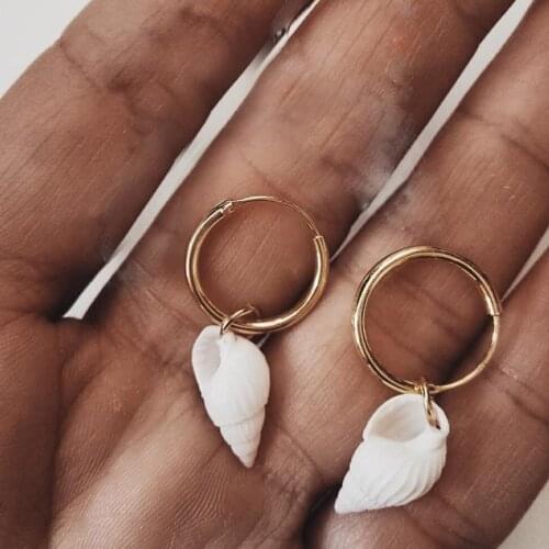 Gold Color Hoop Earrings For Women Sea Natural Shell Dangle Pendant Small Circle Statement Charm Ear Jewelry Accessories Eardrop