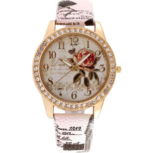 2020 NEW Watch Women Fashion Casual Leather Belt Watches Simple Ladies' Retro Rose Quartz Clock Dress Wristwatches Reloj Mujer