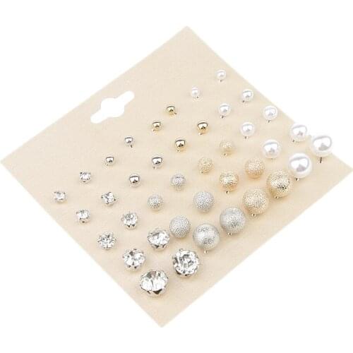 20 Pairs of Disc-Shaped Earrings with Rhinestones And Pearls