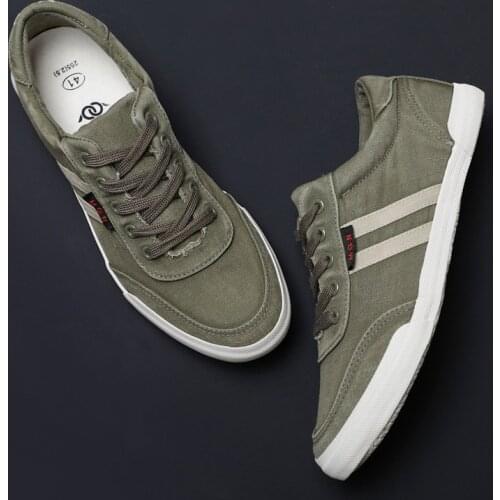 Mens Canvas Shoes Breathable Outdoor Casual Shoes Men Black Comfortable Slip-on Loafers Lazy Driving Shoes for Men Sport New