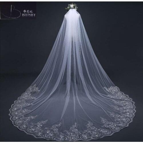 BRITNRY 3 Meter Cathedral Wedding Veil Lace Edge Bridal Veil with Comb Sequins Long Ivory Veil Simple Wedding Accessories
