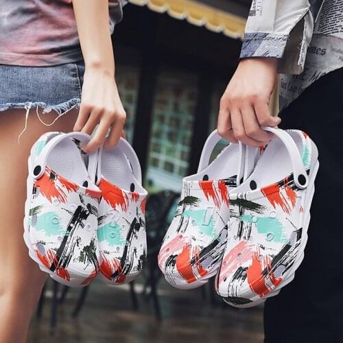 Mens Sandals Summer Baotou Fashion Graffiti Couple Model Shoes Zapatos De Hombre Comfortable Beach Shoes Non-slip Mens Shoes