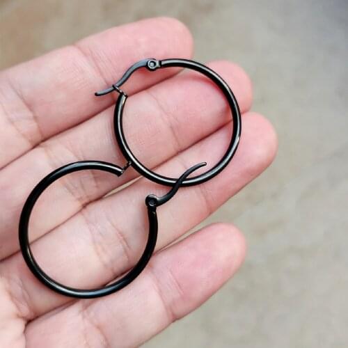 Size 30mm Black Circular Hoop Earrings Ear Loop Smooth Ring Polishing 316 Stainless Steel Jewelry IP Plating Anti Allergy