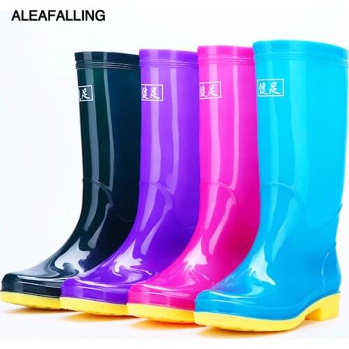 Rain shoes womens high barrel warm antiskid and wear-resistant labor protection market solid color rain boots PVC water shoes