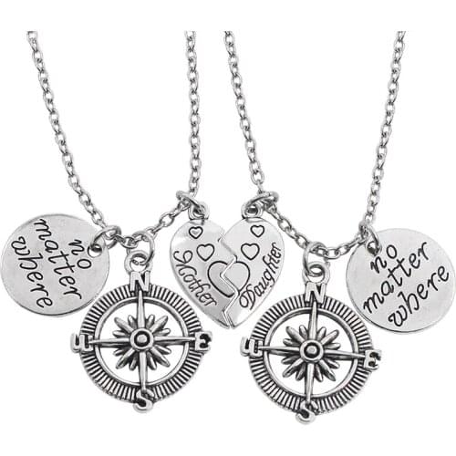 2pcs/set Heart-shaped Compass Necklace Pendant Mother Daughter Splicing Heart-shaped Mothers Day Souvenir Jewelry Gift