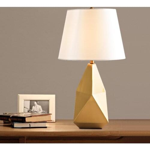 Modern Metal Table Lamp Beside Lamp For Living Room Creative Art Simple Hotel Bedroom Bedside Table Club Decorative Table Lamp