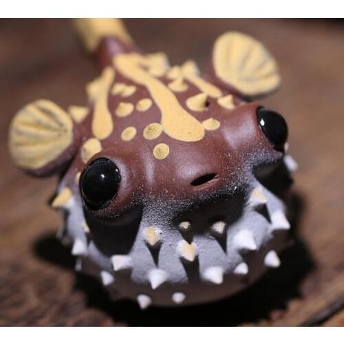 Tibet /Nepal zisha yixing carved fish status tea play statues hold Tea leakage Decoration toy Puffer fish figures dark red potte