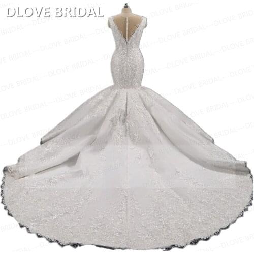 Royal Mermaid Wedding Dress V Neck Illusion Back Lace Bridal Gown Vestido De Noiva with Buttons