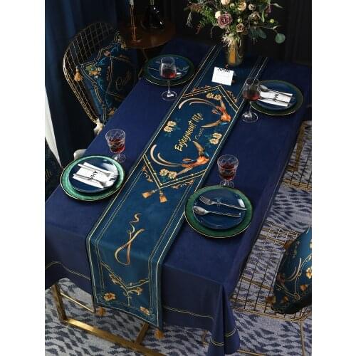 Luxury Table Runner European Elegant Printing Table Runner Home Party Wedding Decor Tablecloth Rectangle Vintage Table Runner