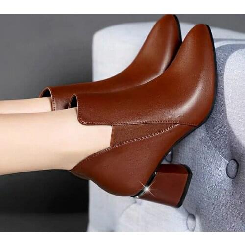 Women boots 2020 new autumn and winter high-heeled thick heel Martin boots fashion pointed toe womens short boots single boots