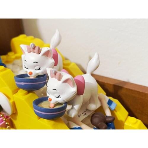 1PCS 4cm Disney Yujin out of print film scene wriggling accessories doll Mary cat drinking milk