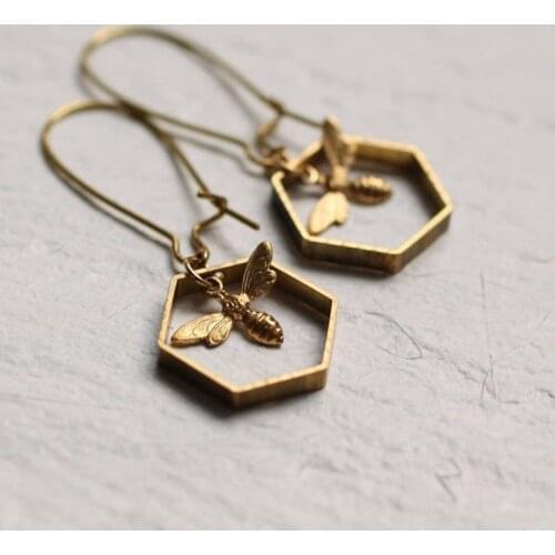 Cute Gold Bee Drop Earrings Lovely Jewelry Hollow Geometric Polygon Metal Insect Pendant Earrings for Women Girl Party
