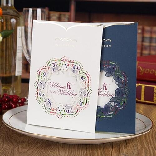 100 pieces/lot) Laser Cut Floral White And Navy Blue Wedding Invitations Personalized Print Couple Marriage Invitations CX078
