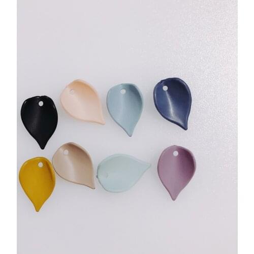 40 pieces / lot Simple and stylish resin leaf earring earrings accessories material Other