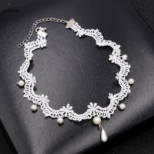White Lace Applique Crocheted Choker with Pearl Pendant Vintage Flower Pattern Collar Necklace for Women and Girls PT