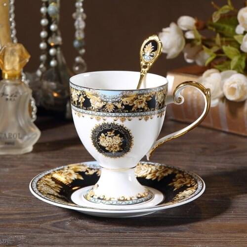 Court Style Bone China Coffee Cup Saucer British Retro Afternoon Teacup Flower teacup Ceramic Gold Rim Coffee Cup Saucer Set
