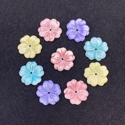 3pcs/bag of Natural Dyed Shell Beads Flower-shaped Carved Peach Blossom Jewelry Making DIY Necklace Hairpin Brooch Accessories