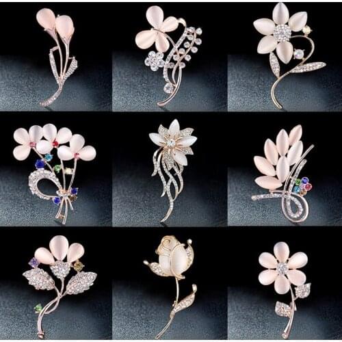 Hot Sale Crystal Rhinestone Butterfly Peacock Owl Flower Opal Stone Animal Brooches Pin For Women Suit Brooch Clothing Buckle